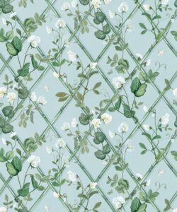 Petite Climbing Sweet Pea Wallpaper • Light Provence • Swatch