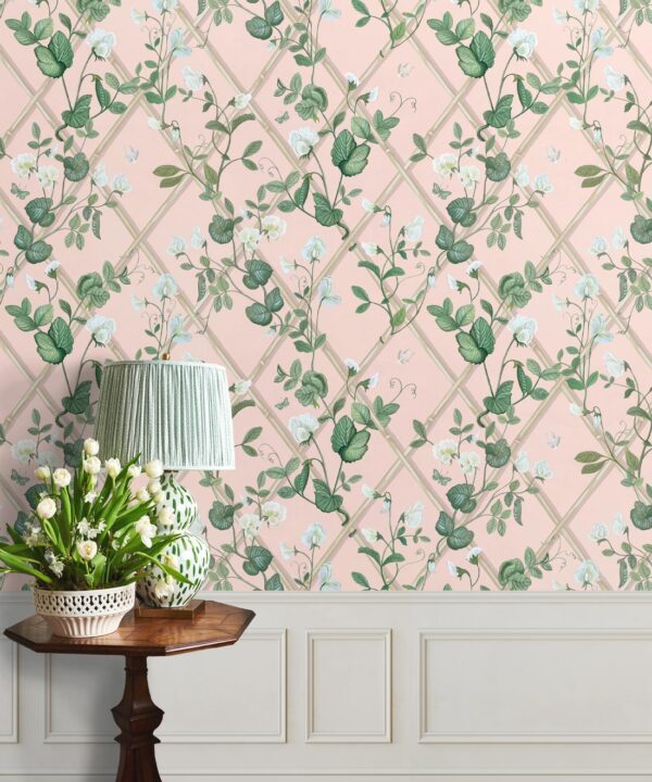 Grande Climbing Sweet Pea Wallpaper • Pink • Insitu