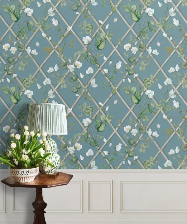 Grande Climbing Sweet Pea Wallpaper • Provence & Cane • Insitu