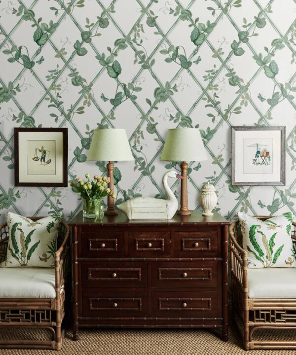 Grande Ivy Wallpaper • Irish Linen & Green • Insitu