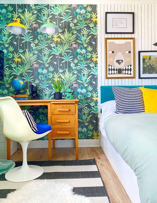 Animal Kingdom wallpaper in a cool colorful bedroom