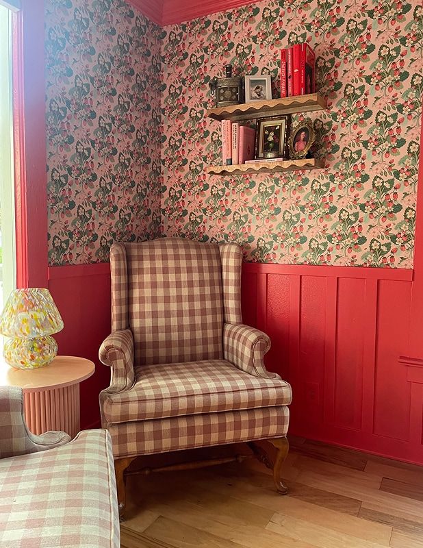 A vibrant pink room using the Strawberries wallpaper
