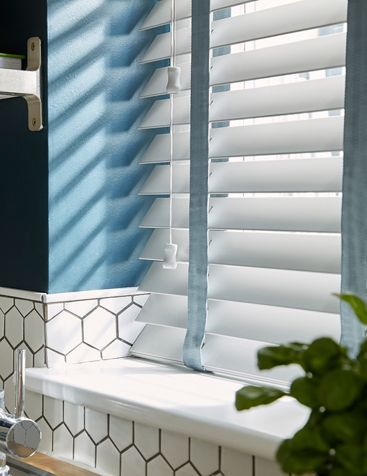 Hillary's venetian blinds white