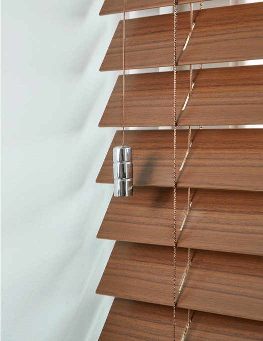 Hillary's venetian blinds wood