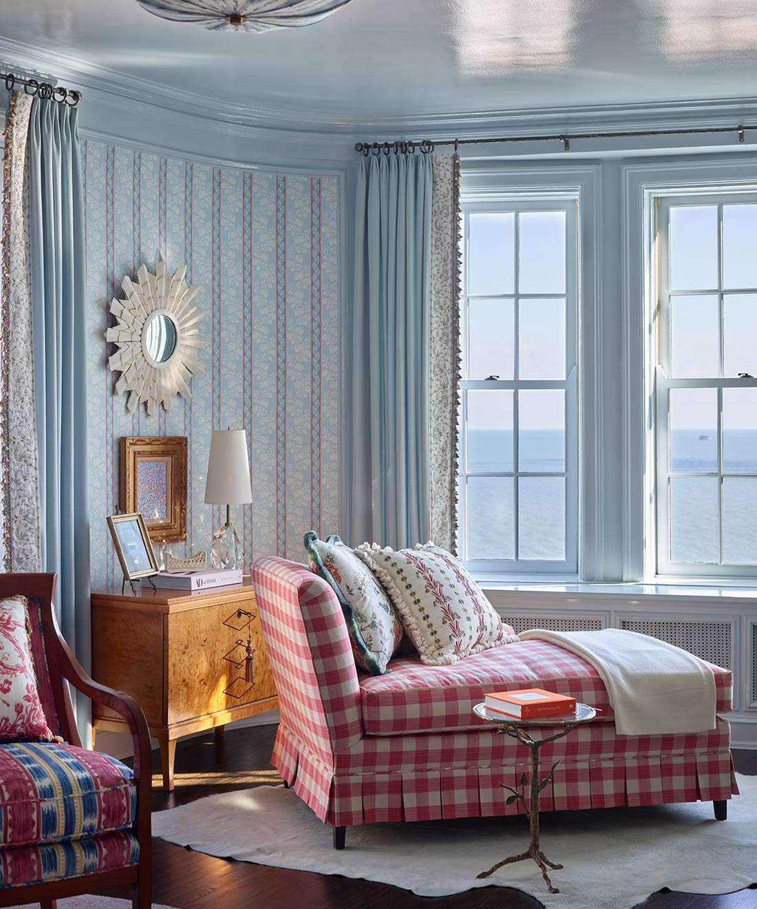 Elise Wallpaper - Colourway: Swedish Blue - Insitu