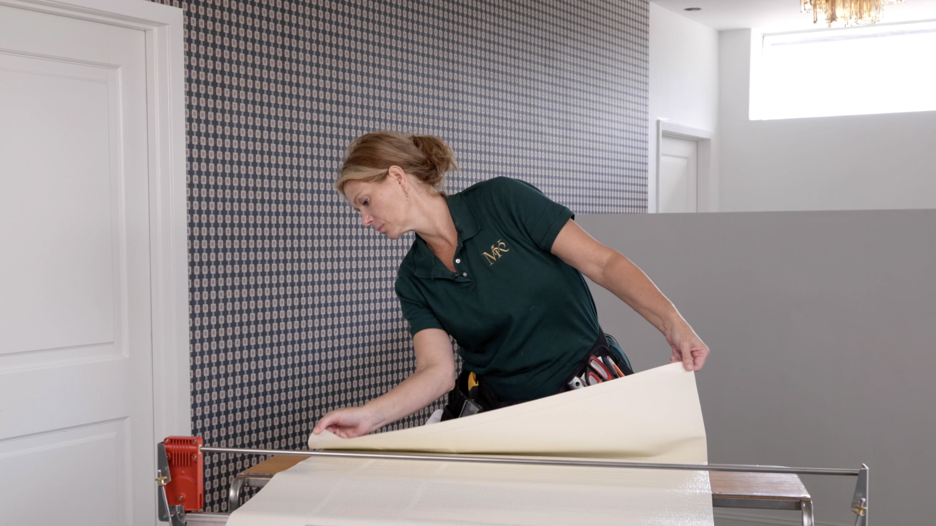 Grasscloth Wallpaper installer